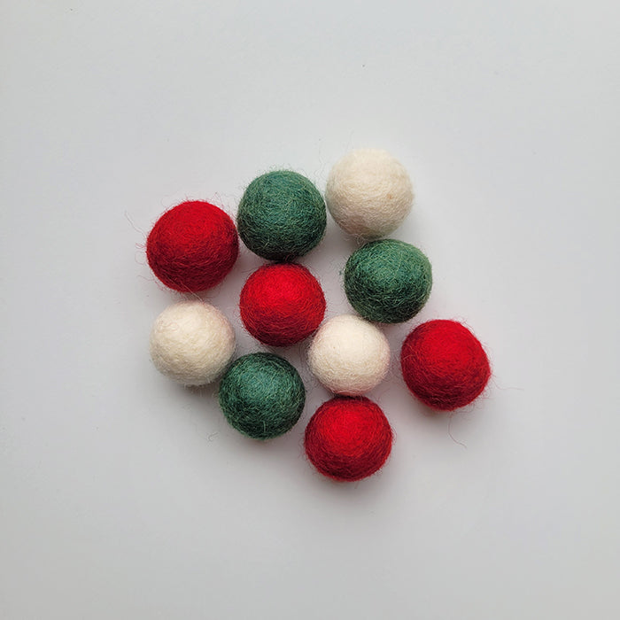 Lot de 10 pompons de Noël en feutre de laine – Activités de motricité fine Brin de frimousse