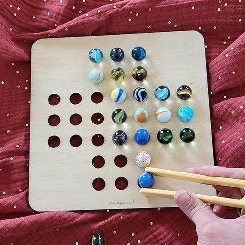 Plateau de solitaire Montessori en bois – Activité de motricité fine pour enfant Brin de frimousse
