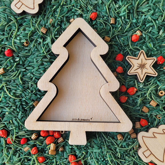 Plateau de transvasement Sapin de Noël en bois – Activité sensorielle Brin de frimousse