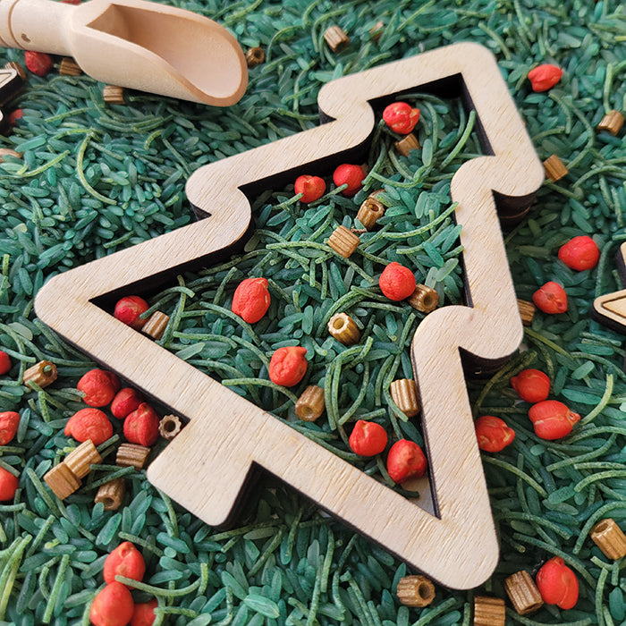 Plateau de transvasement Sapin de Noël en bois – Activité sensorielle Brin de frimousse